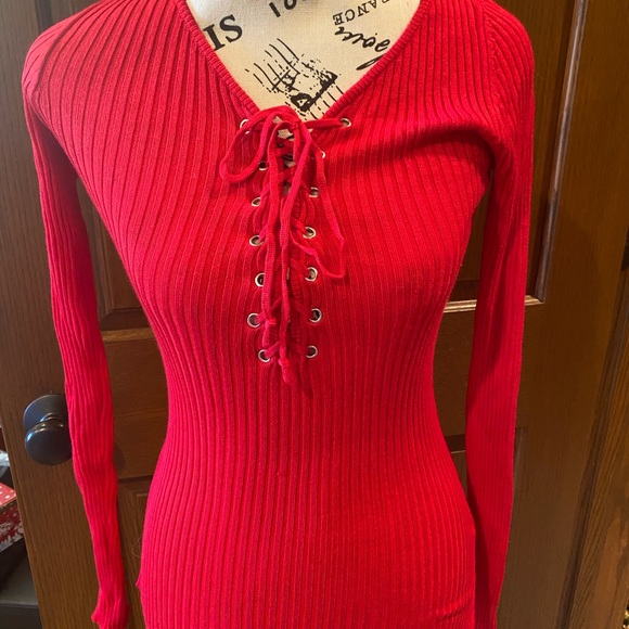 Derek Heart Red Ribbed Tie Front Sweater - Picture 2 of 6